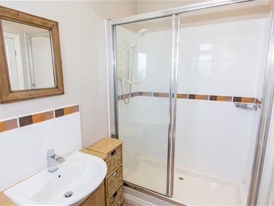 Mater En-Suite Photo Two